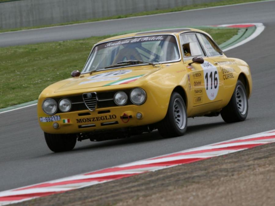  Alfa Romeo 1750 GT Am (105) 1970 года  (фото 4 из 6)